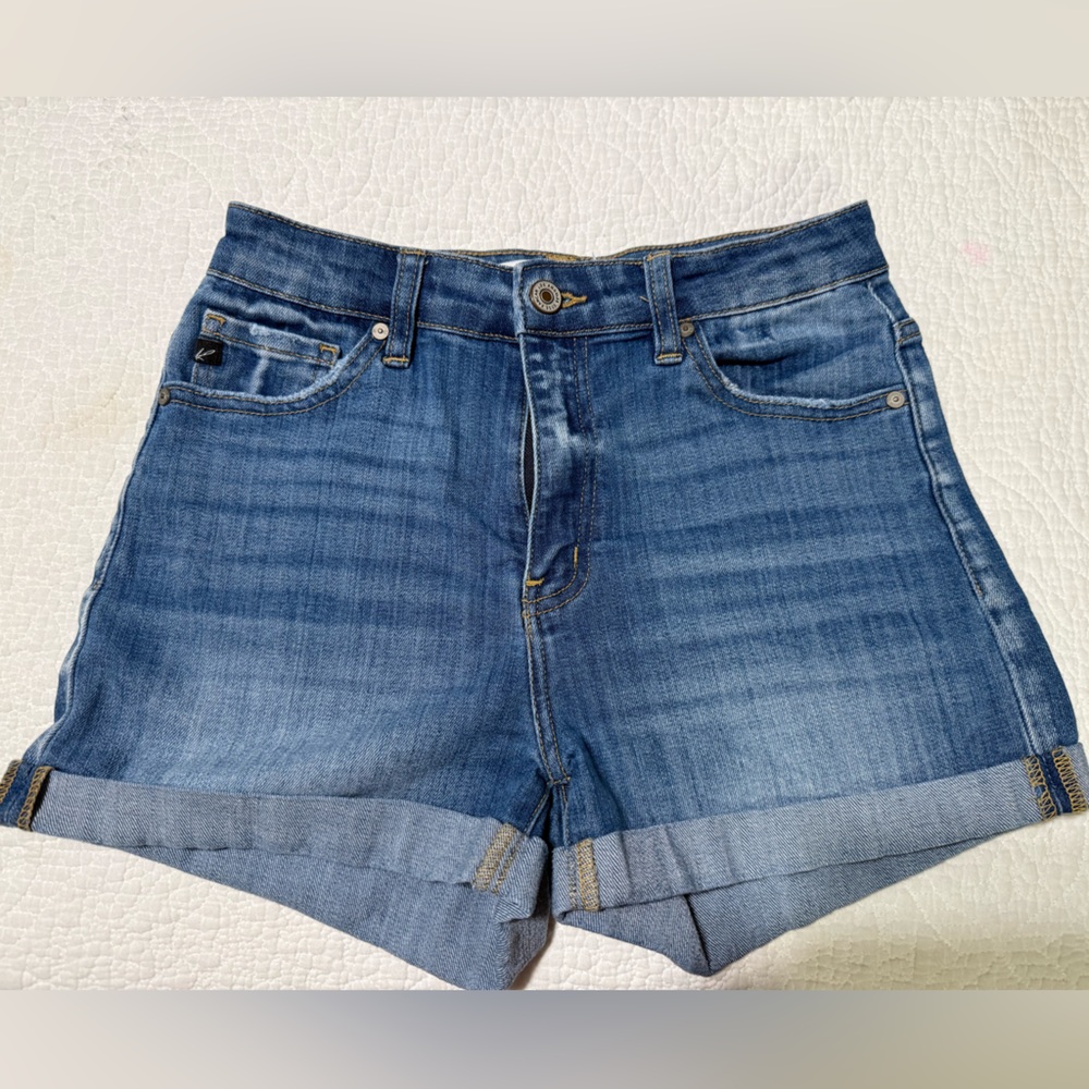 Kancan Medium Wash Cuffed Denim Shorts Size Small